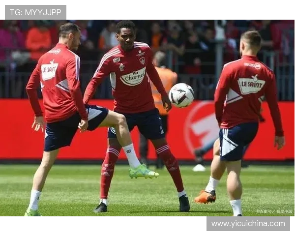 布雷斯特俱乐部的发展历程与足球文化探讨：从历史到未来的全景分析