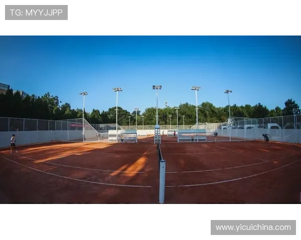 网球红土场地的材质构成与运动性能分析及其对比赛的影响 网球红土场地的材质构成与运动性能分析及其对比赛的影响