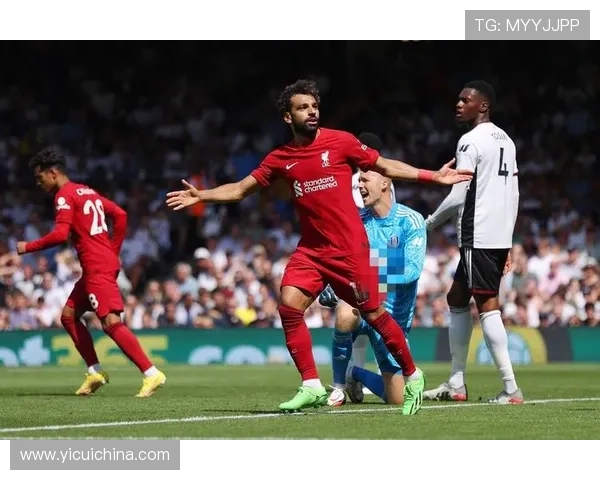 英超激战火花四溅 利物浦与阿森纳激情对决引爆球迷热情 英超激战火花四溅 利物浦与阿森纳激情对决引爆球迷热情