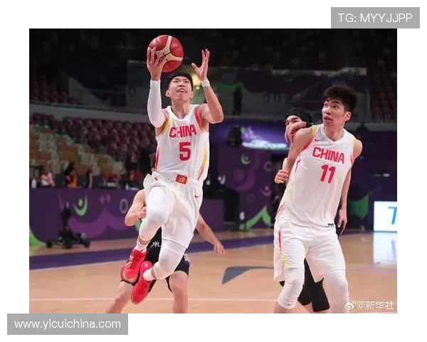 中国男篮强势逆袭战胜对手，晋级亚洲杯四强，精彩表现引发热议