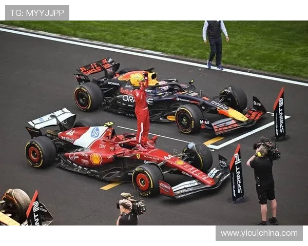 F1赛季激战正酣 红牛车队稳居领头羊 汉密尔顿迎接职业生涯新挑战