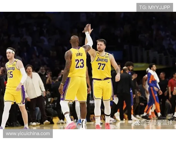 詹姆斯复出迎来赛季首战 勇士击败湖人继续高歌猛进