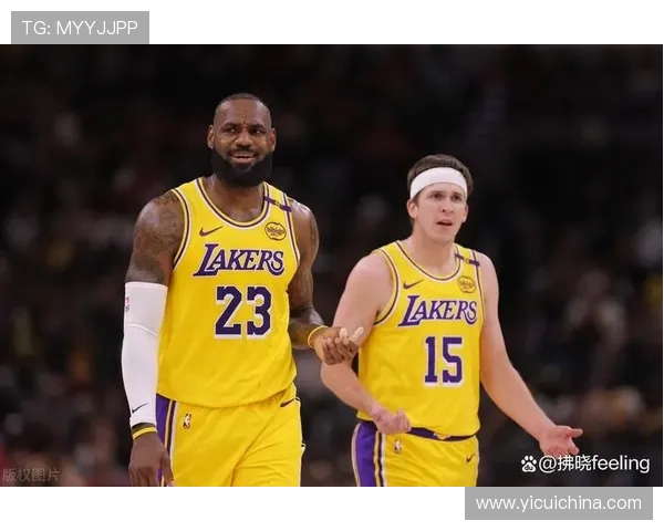 詹姆斯领衔湖人逆转取胜西部格局再起波澜季后赛形势引发联盟热议